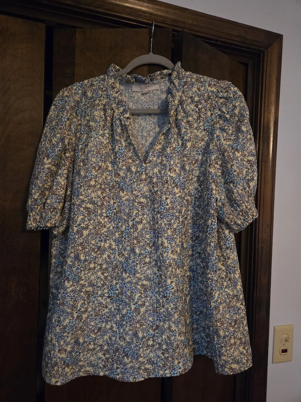 LOFT Blue Floral Ruffle Neck Puff Sleeve Top